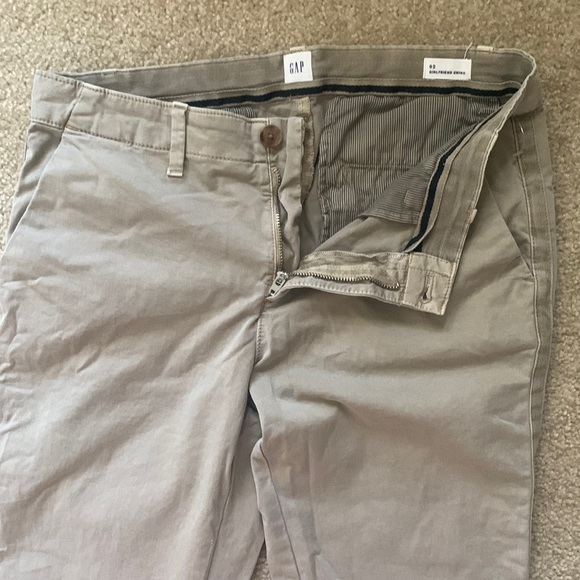 NWT GAP Cream Beige Girlfriend Chino Pants Size 2 - Picture 2 of 3